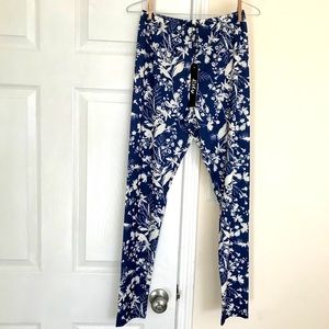 Blue/White Floral print leggings